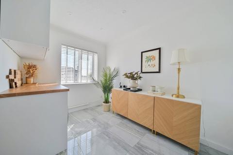 1 Bay Trees, Kennford, Exeter, EX6 7UY