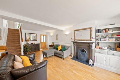 3 bedroom semi-detached house for sale, Green Lane, Hanwell, London, W7 2PA