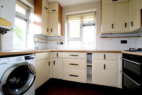 1 bedroom maisonette for sale, Elmfield Court, Round Green, Luton, Bedfordshire, LU2 0PX