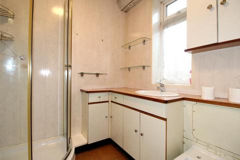 1 bedroom maisonette for sale, Elmfield Court, Round Green, Luton, Bedfordshire, LU2 0PX