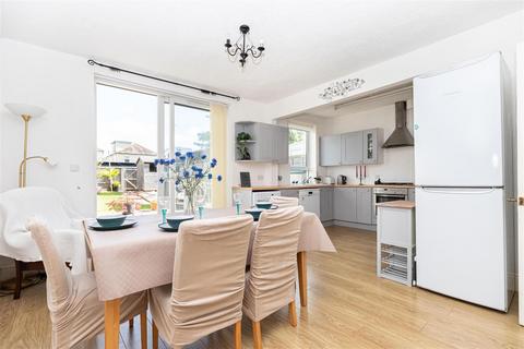 42 Burleigh Road, Southbourne, Bournemouth, BH6 5DZ