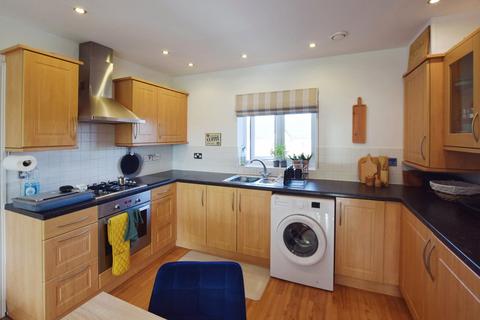 2 bedroom flat for sale, Rosefinch Road, West Timperley, Altrincham, Cheshire, WA14