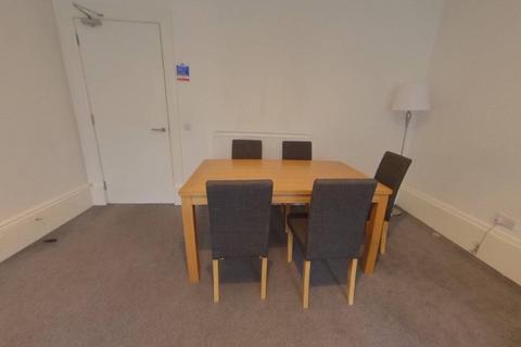 5 bedroom property to rent, Garland Place, City Centre DD3