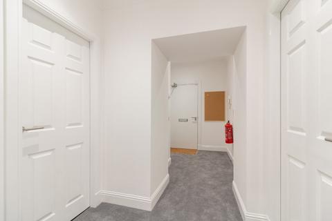 2 bedroom flat to rent, Bank Street, City Centre DD1