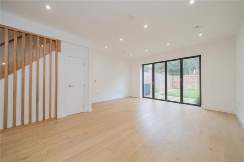 4 bedroom terraced house to rent, Caird Street, London W10