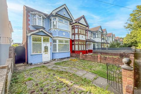 4 bedroom semi-detached house for sale, Woodford Avenue, Ilford IG4