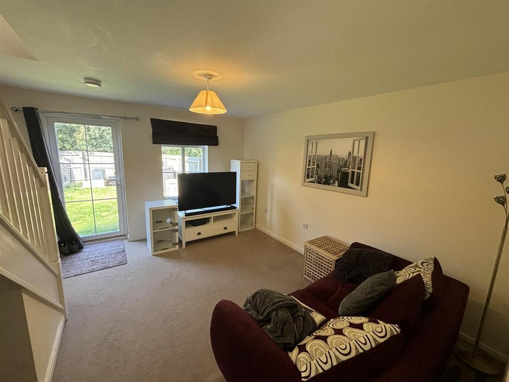 Darwin Crescent, Loughborough... 2 bed house to rent £950 pcm (£219 pw)