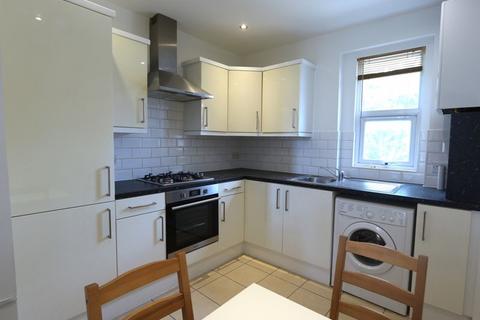 2 bedroom flat to rent, Sidney Avenue, Palmers Green N13