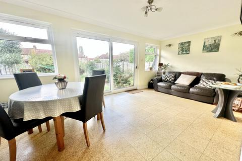 4 bedroom terraced house for sale, Beattyville Gardens, Barkingside, Ilford, Essex