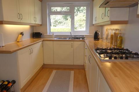 100 Trent Road, Shaw, Oldham, OL2 7QH