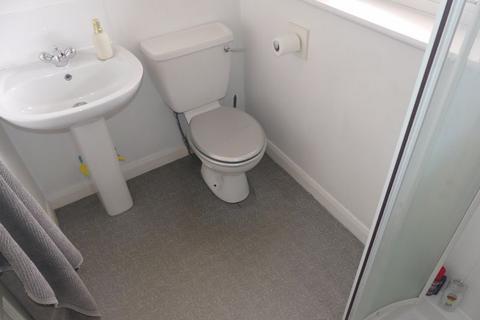 100 Trent Road, Shaw, Oldham, OL2 7QH