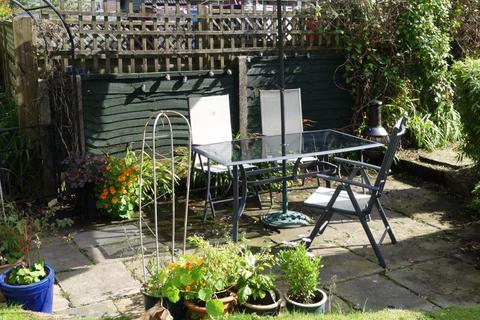 100 Trent Road, Shaw, Oldham, OL2 7QH