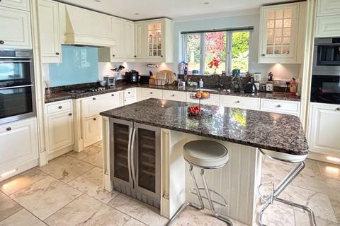 undefined, Kenilworth Avenue, Gloucester