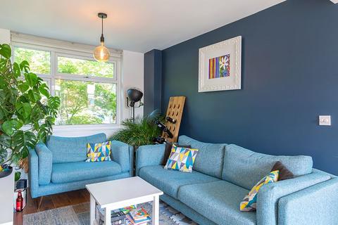 32 Elmdene, Surbiton, KT5 9PW