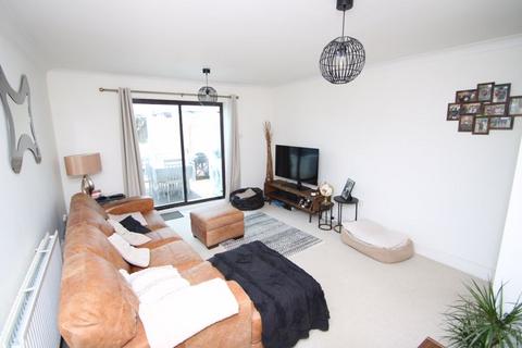 2 bedroom terraced house for sale, Lyndon Gardens, High Wycombe HP13