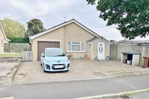 2 bedroom detached bungalow for sale, Woodhayes Road, Frome