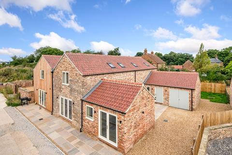 3 bedroom barn conversion to rent, The Green, York YO26