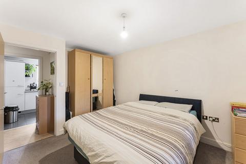 1 bedroom apartment for sale, Newport Avenue, London, E14