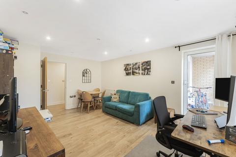 1 bedroom apartment for sale, Newport Avenue, London, E14