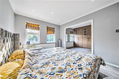 5 Braeside Close, Pinner, HA5 4HH
