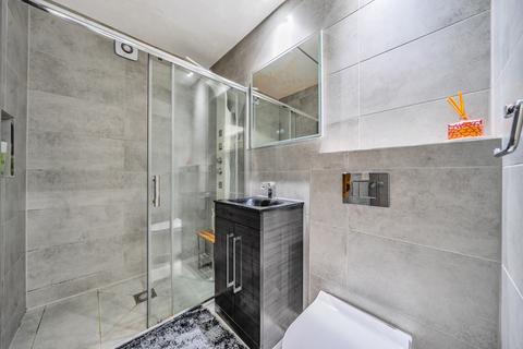 5 Braeside Close, Pinner, HA5 4HH
