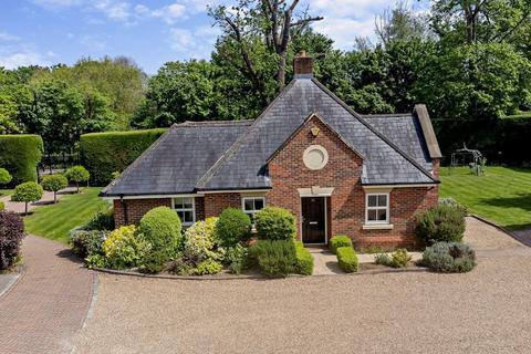 26 Breedons Hill, Pangbourne, Reading, RG8 7AT