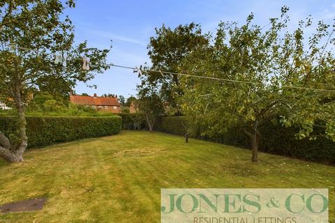 3 bedroom terraced house to rent, St Andrews Way