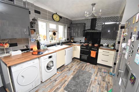 3 bedroom semi-detached house for sale, Brunel Road, Luton, Bedfordshire, LU4