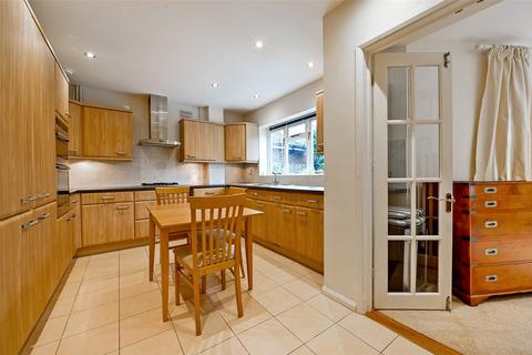 3 bedroom detached house to rent, Imperial Road, Windsor, Berkshire, SL4