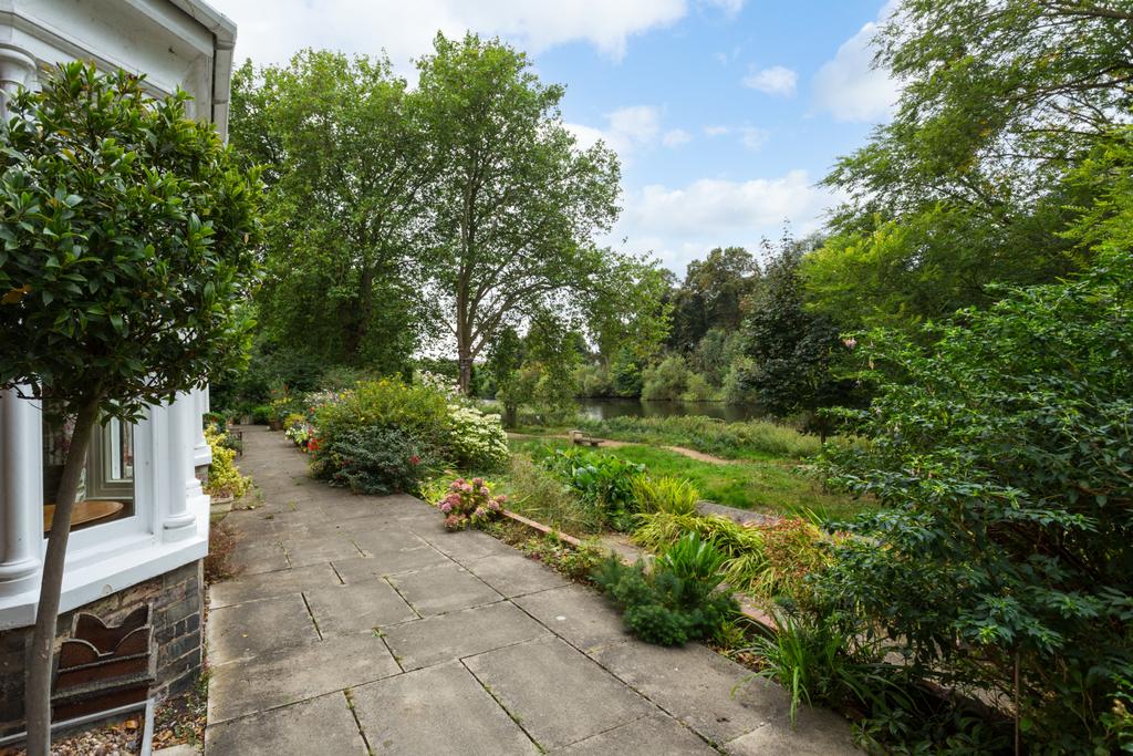 Front Courtyard