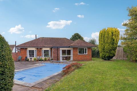 4 bedroom bungalow for sale, Waterdell Lane, St Ippolyts, Hitchin, SG4