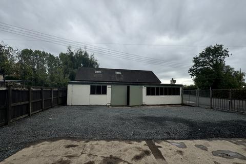 Industrial unit to rent, Unit At Baughton, Baughton, Earls Croome, Worcester, Worcestershire, WR8 9DQ