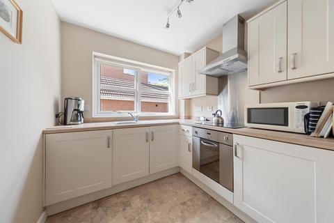 2 bedroom flat for sale, Priory Road, Malvern, WR14 3DB