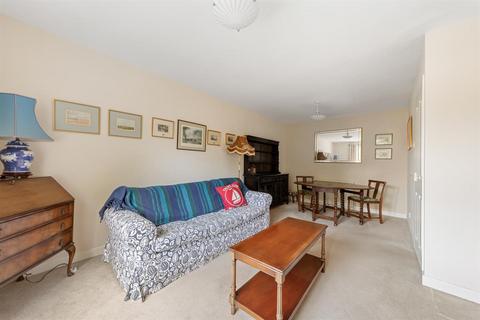 2 bedroom flat for sale, Priory Road, Malvern, WR14 3DB