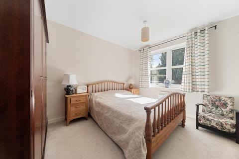 2 bedroom flat for sale, Priory Road, Malvern, WR14 3DB