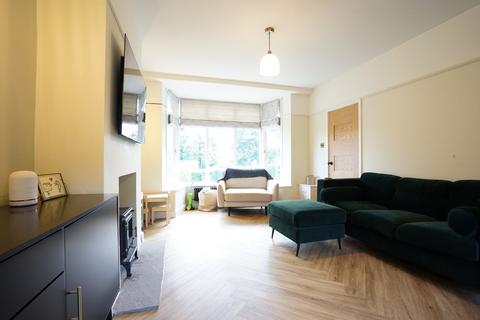 33 Clough Lane, Grasscroft, Oldham, OL4 4EW