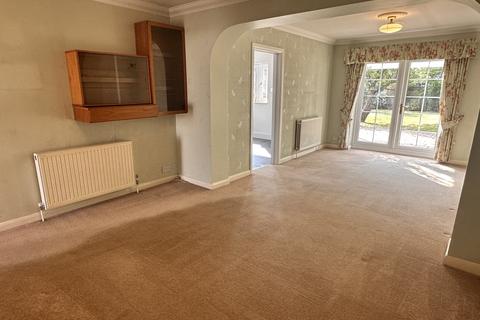 3 bedroom bungalow for sale, Woodlands Avenue, Reading RG5