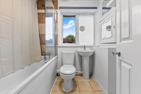 1 bedroom end of terrace house to rent, Bourne Drive, Mitcham CR4