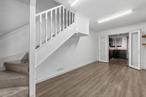 1 bedroom end of terrace house to rent, Bourne Drive, Mitcham CR4