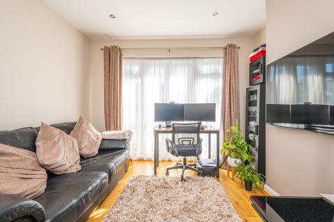 2 bedroom maisonette for sale, Lynmouth Avenue, Morden SM4