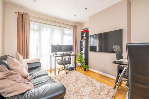 2 bedroom maisonette for sale, Lynmouth Avenue, Morden SM4