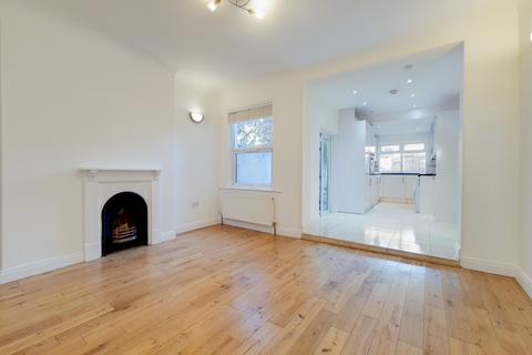 4 bedroom house to rent, Pevensey Road, Tooting SW17