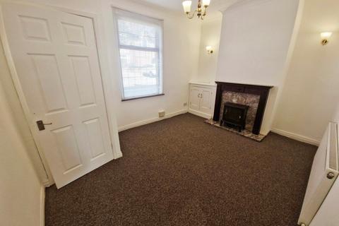 2 bedroom terraced house to rent, Wigan Lower Road, Wigan WN6