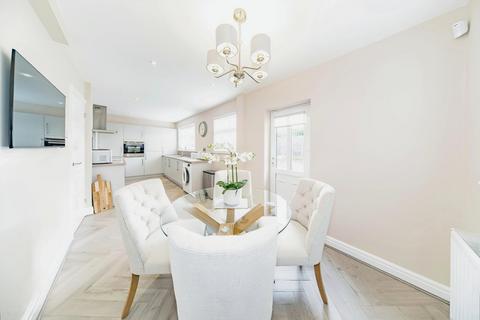 32 Derwent Avenue, Prescot, L34 2ST