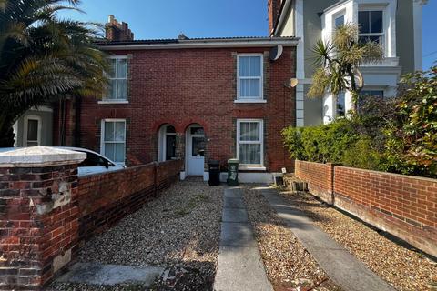 4 bedroom house to rent, Duncan Road, Hampshire PO5