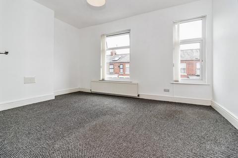 3 bedroom end of terrace house to rent, Powell Street, Manchester M16