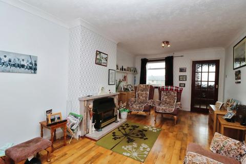 3 bedroom end of terrace house for sale, Woodside Road, Fife KY7