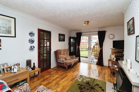 3 bedroom end of terrace house for sale, Woodside Road, Fife KY7