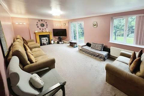 5 bedroom detached house for sale, Savernake Road, Leicestershire LE4