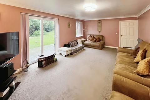 5 bedroom detached house for sale, Savernake Road, Leicestershire LE4